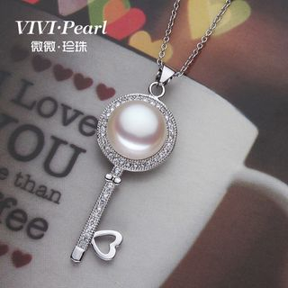 ViVi Pearl Sterling Silver Freshwater Pearl Key Necklace