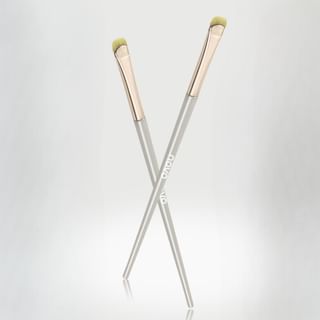 NOVO - Crescent Makeup Brush 1pc