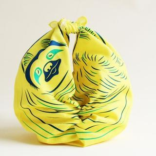 cochae cochae : Hanging Wrapping Cloth Sloth (Yellow)