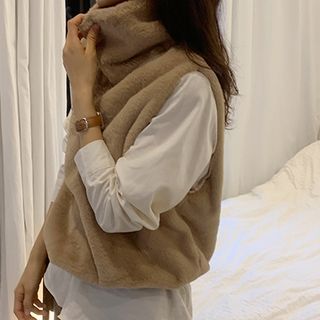 High-neck Faux-fur Vest