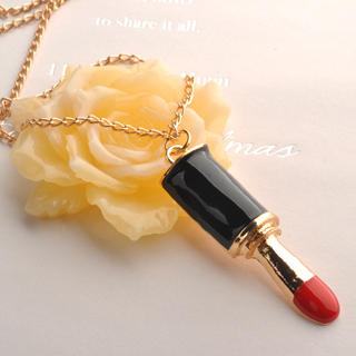 Fit-to-Kill Lipstick Necklace  Gold - One Size