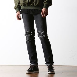 MODSLOOK Distressed Straight-Cut Jeans