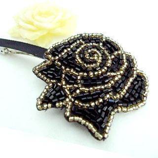 Fit-to-Kill Rose Beads Hairpin  Black - One Size