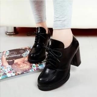 Wello Lace-Up Chunky Heel Pumps