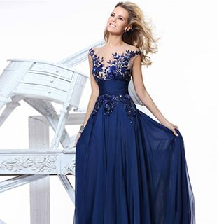 Daphne Sleeveless Lace Embroidered Evening Gown