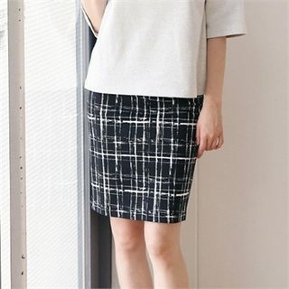 MAGJAY Zip-Back Patterned Pencil Skirt
