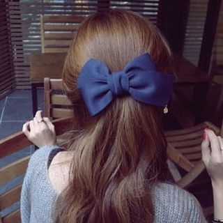 Seoul Young Bow-Accent Hair Clip