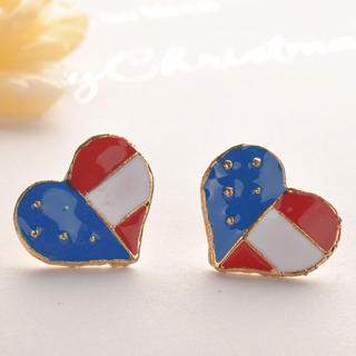 Fit-to-Kill Heart Flag Earring One Size