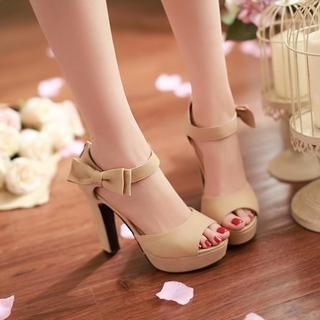 Shoes Galore Bow Accent Platform Heeled Sandals