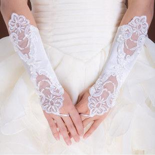 Luxury Style Lace Fingerless Bridal Gloves