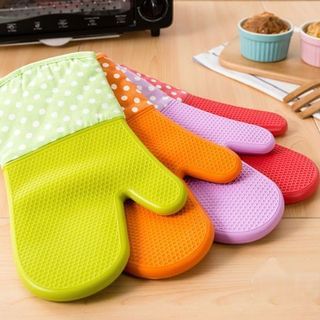 Home Simply Dotted Oven Glove