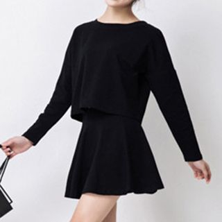 Nanta Set: Long-Sleeve Loose Fit Pullover + Frilled Skirt