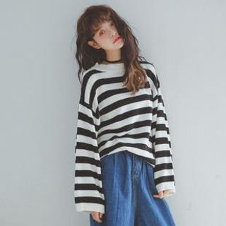 SUYISODA Bell Sleeved Striped Sweater