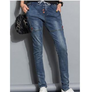 Oaksa Elastic Patch Tapered Jeans