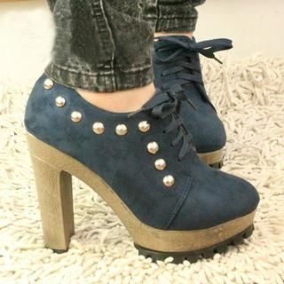 IYATO Studded Lace-Up Platform Pumps