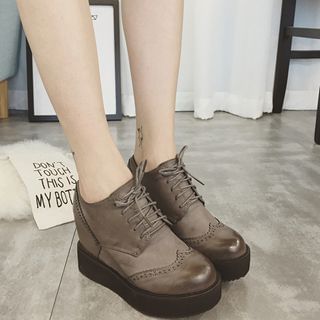 Zapatos Wing-Tip Wedge Oxfords