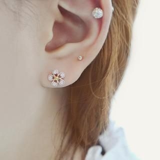 soo n soo Beaded Flower Earrings