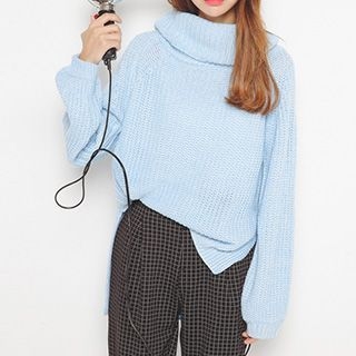 Yohana Turtleneck Sweater