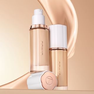 O.TWO.O - Soft Mist Locking Foundation - 3 Colors #C02 Warm Beige - 30ml