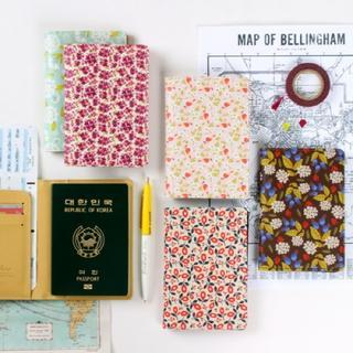 iswas Floral Pattern Passport Case