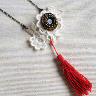 MyLittleThing Vintage Lace 2-way Necklace/Brooch (Red) One Size