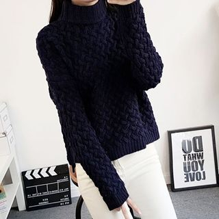 NIZ Cable-Knit Sweater
