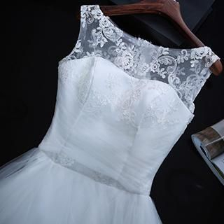 Beautiful Wedding Sleeveless Lace A-Line Wedding Gown