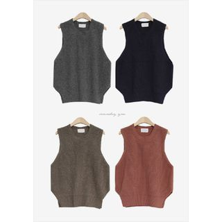 GOROKE Sleeveless Wool Blend Knit Top