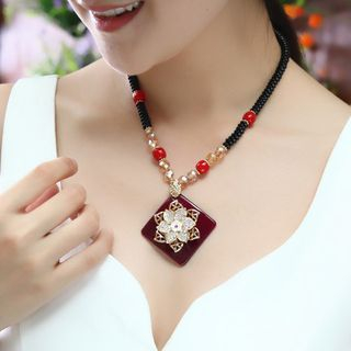 Dara Flower Necklace