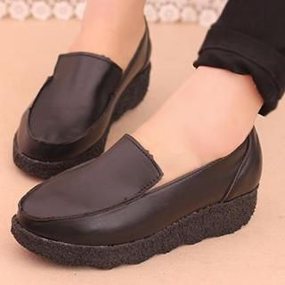IYATO Faux-Leather Loafers
