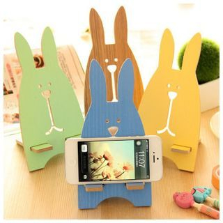 HomeLand Rabbit Wooden Phone Stand