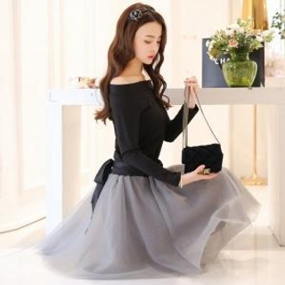 Porta Set: Boatneck Top + Bow-Accent Tulle Skirt