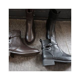 DAILY LOOK Buckle-Detail Faux-Leather Ankle Boots