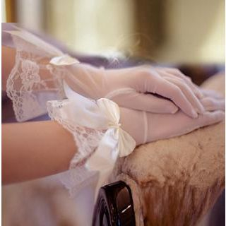 Luxury Style Bow-Accent Lace Bridal Gloves