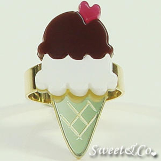 Sweet & Co. Mini Chocolate Ice-Cream Gold Ring