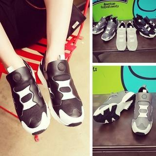 JUN.LEE Couple Sports Cut Out Sneakers