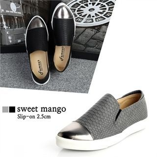 SWEET MANGO Croc-Grain Hidden-Heel Slip-Ons