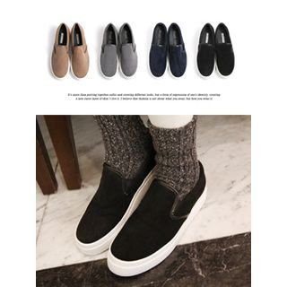 hellopeco Piped Slip-Ons