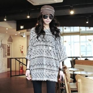 3/4 Sleeve Geometric Pattern Top