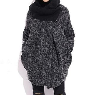 Jolly Club Loose-Fit Pleated Coat