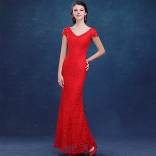 Shannair Cap-Sleeve Lace Sheath Cocktail Dress