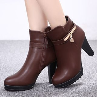 DUSTO High-heel Buckled Ankle Boots