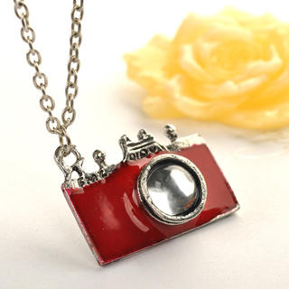 Fit-to-Kill Camera Necklace Red - One Size