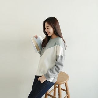 CLICK Color-Block Sweater