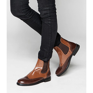 yeswalker Wing-Tip Two-Tone Chelsea Boots
