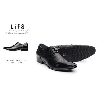 Life 8 Lace Up Oxfords
