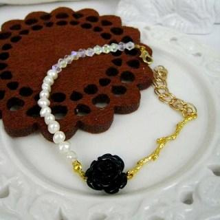 MyLittleThing Vintage Rose and Pearl Bracelet (Black) Gold - One Size
