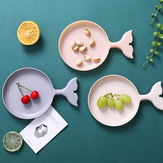 Whale Tail Plastic Plate
