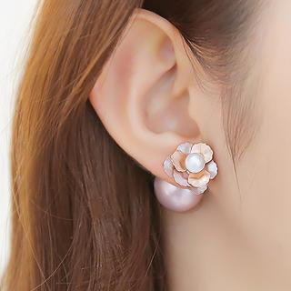 soo n soo Faux Pearl Flower Earrings