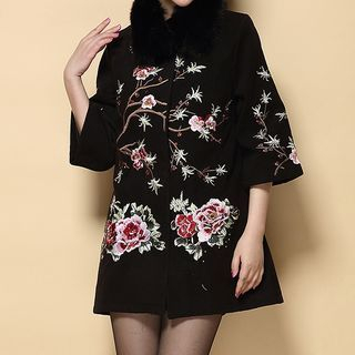 Sayumi 3/4-Sleeve Flower Embroidered Coat